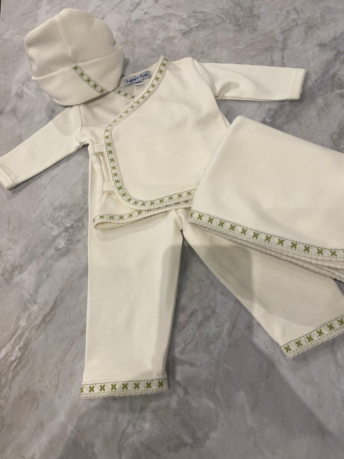 Cream 3 Piece Set with Green Kisses Trim